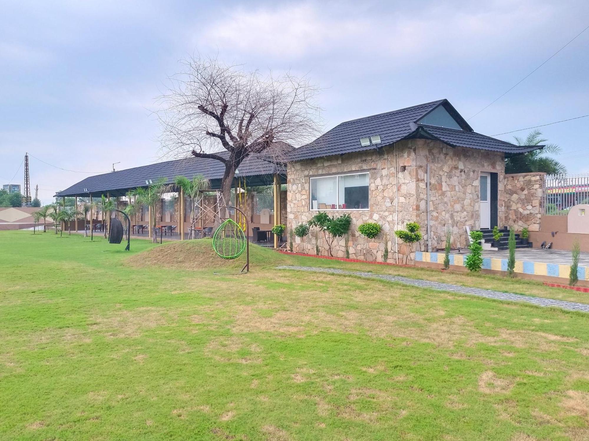 Royal Rajasthan Resort Sikar Экстерьер фото